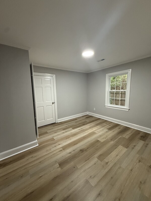 Building Photo - 117 Greenwood Dr