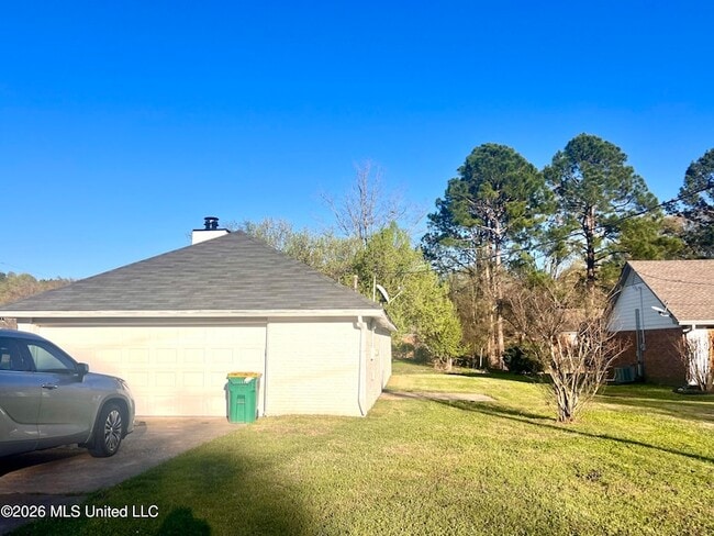 Building Photo - 405 Beaver Creek Dr