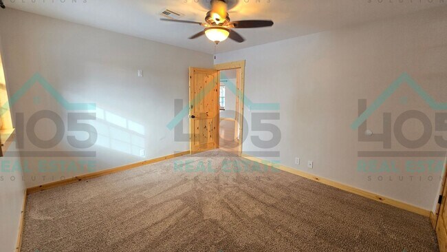 Building Photo - 3 Bedroom in Harrah