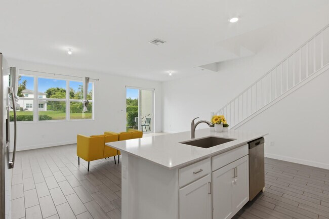 Building Photo - 4874 Navali Dr