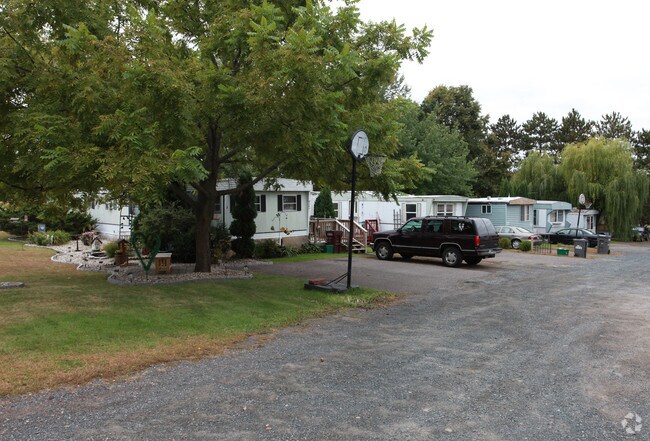 Building Photo - Valley View Mobile Home Court