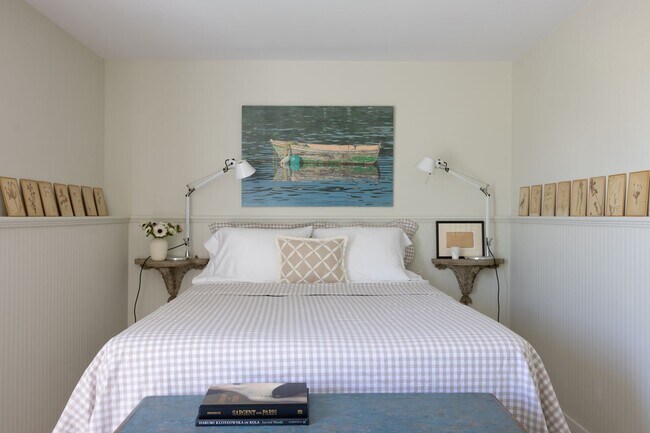 Building Photo - Coastal Elegance in the Heart of Belvedere