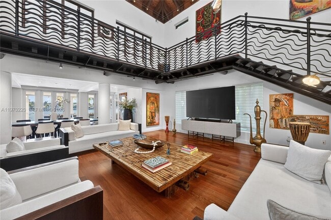 Building Photo - 14 W San Marino Dr