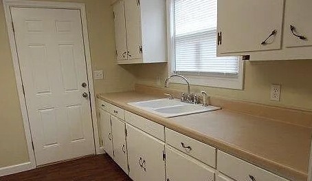 Building Photo - 108 W Garner St