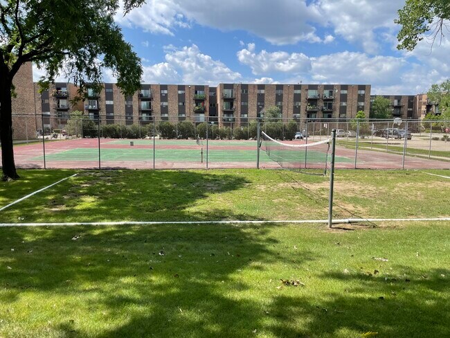 Building Photo - 8936 N Parkside Ave