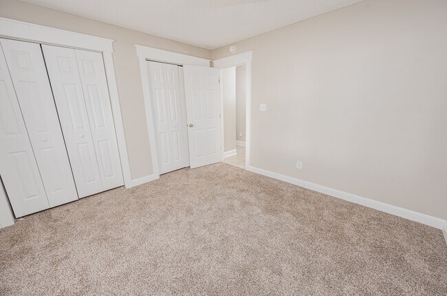 Building Photo - 5722 Gondolier Dr