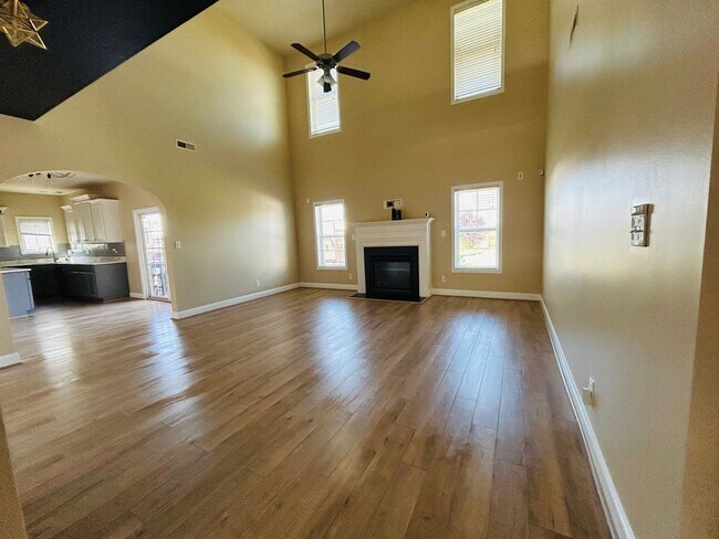 Building Photo - 3504 Castlefield Ln
