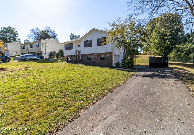 Building Photo - 1817 Sedgewick Dr