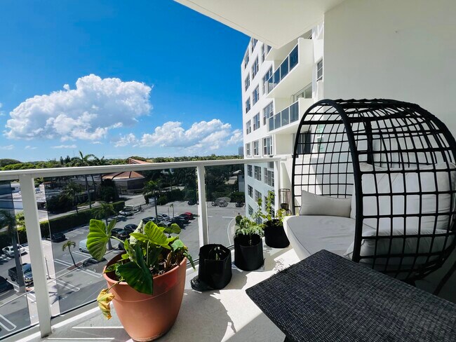 Building Photo - 2800 N Flagler Dr