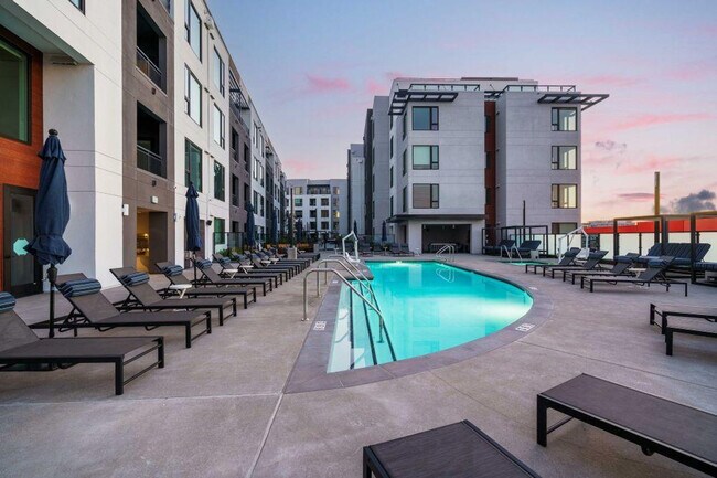 Building Photo - 1 Adrian Ct