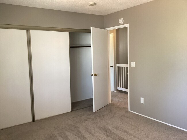 Building Photo - 4222 Topsail Ct