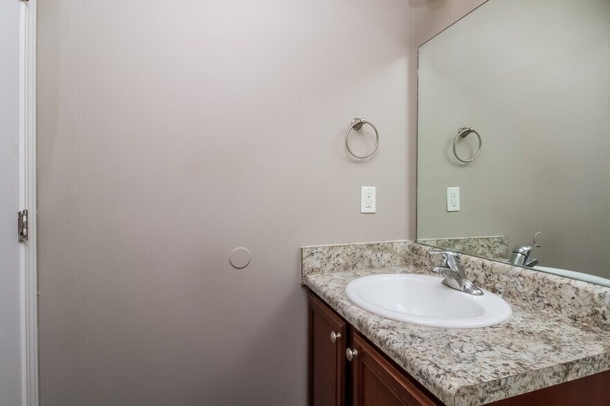 Building Photo - 386 Sarava Ln