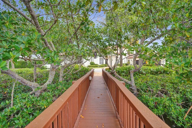 Building Photo - 18669 SE Palm Island Ln