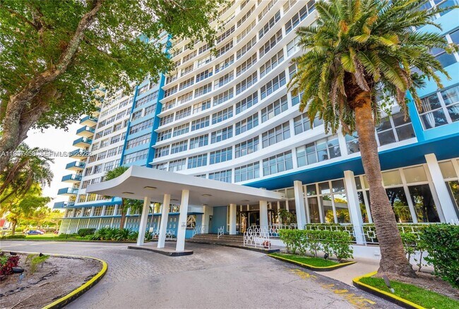 Building Photo - 7441 Wayne Ave