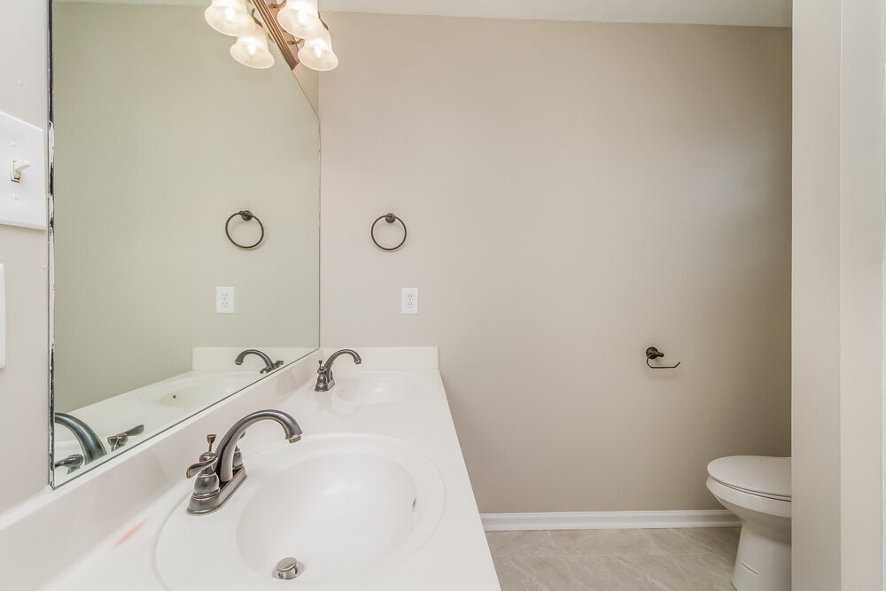 Building Photo - 2211 New Port Dr