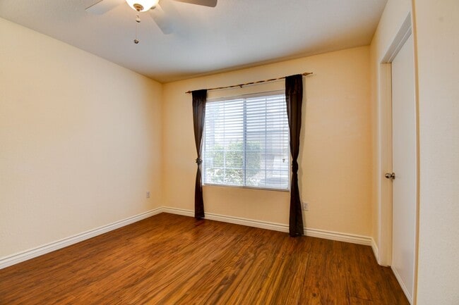 Building Photo - Serene Summerlin Condo Must See