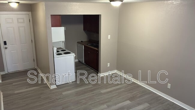 Building Photo - 3021 Pestalozzi St