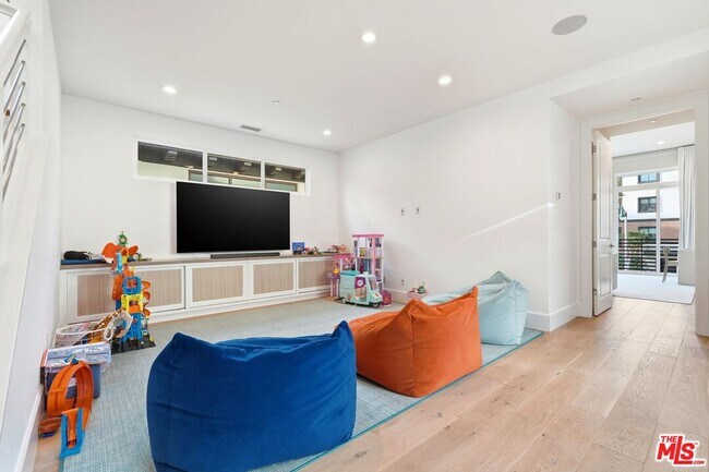 Building Photo - 12871 Hammock Ln