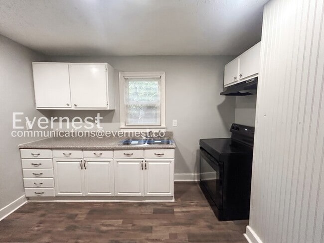 Building Photo - 2175 Pansy St NW