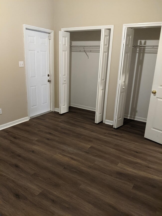 Building Photo - 93 Bass St