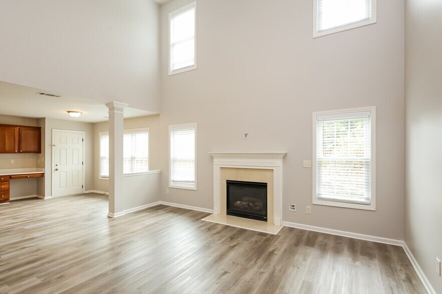 Building Photo - 6176 Mulberry Park Dr