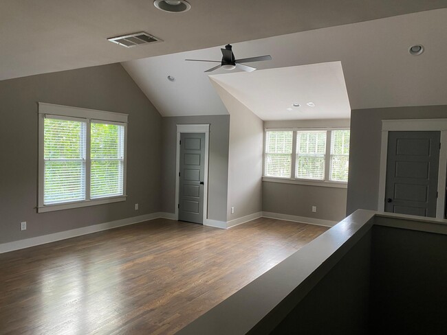 Building Photo - 603 Rudolph Ave