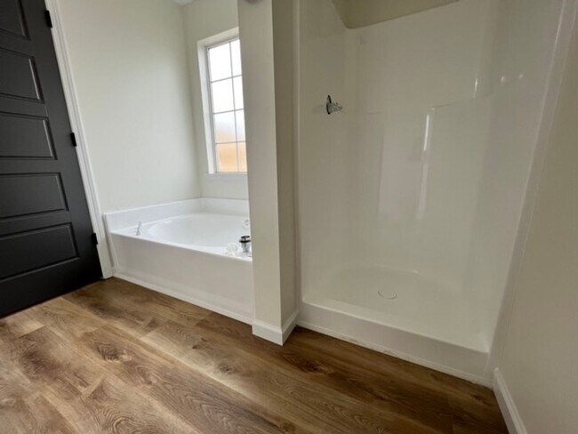 Building Photo - 204 Franklin Sq - Beautifully Updated Home in Bonaire
