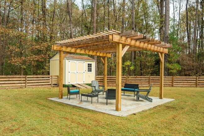 Building Photo - 4 Bedroom, 2.5 Bathroom Home in The Refuge at Ravenel - Ravenel