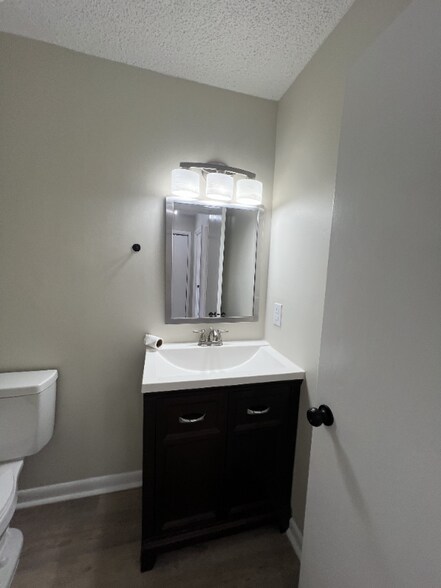 Building Photo - 6905 Cleaton Rd