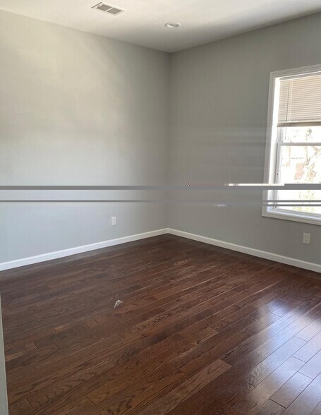 Building Photo - 153 E 23rd St