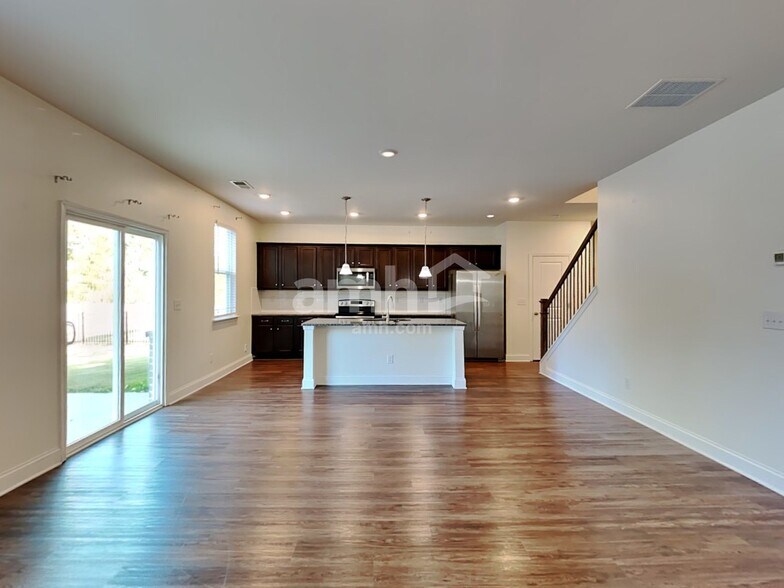 Building Photo - 1920 Brook Enclave Trail