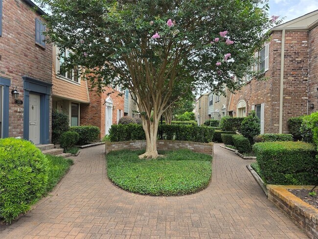 Building Photo - 6469 Burgoyne Dr.