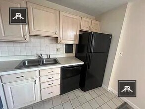 Building Photo - 1 bedroom in Belmont MA 02478