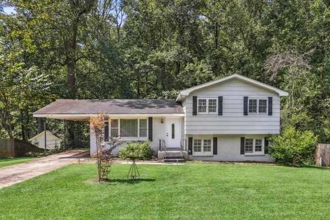 Primary Photo - 2647 Hatfield Cir SE