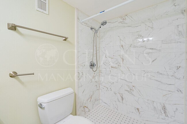 Building Photo - 1st Floor Oceanfront Condo in Ormond