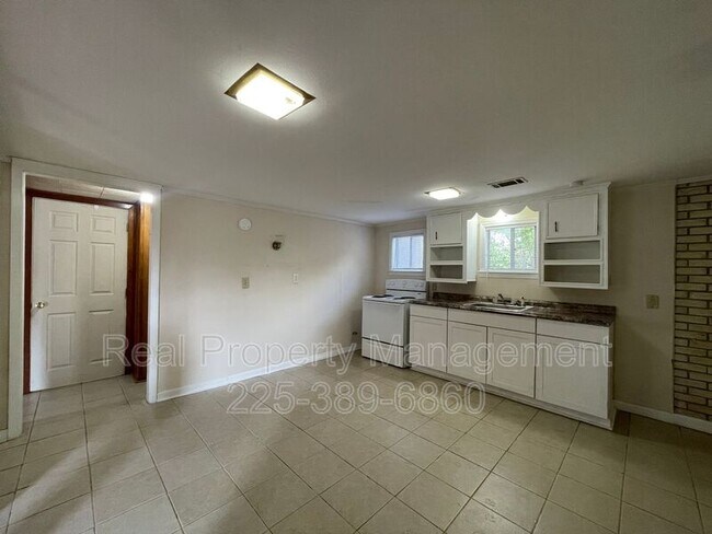 Building Photo - 1213 N Coolidge Ave