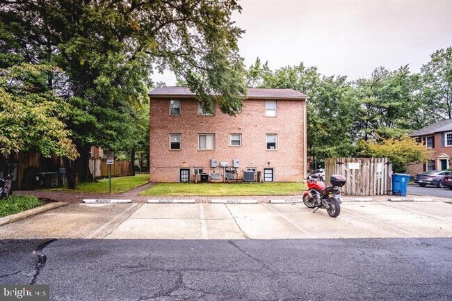 Building Photo - 4510 Washington Blvd