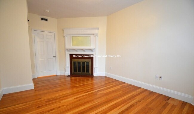 Building Photo - 191 Winthrop Rd