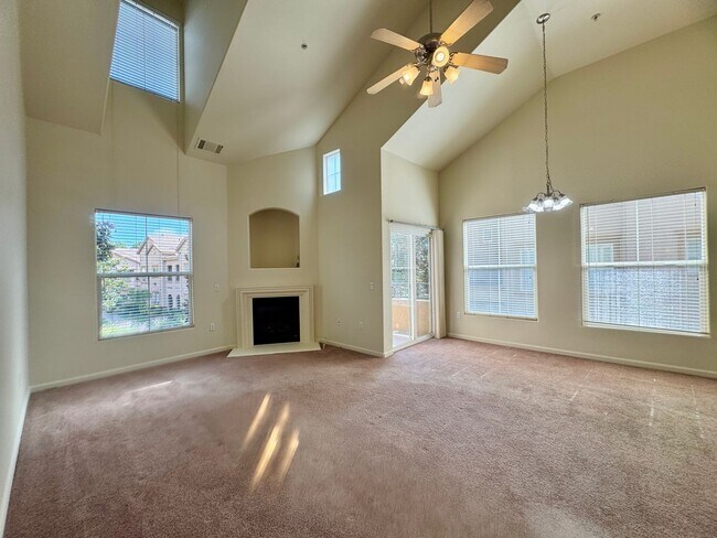 Building Photo - Welcome Home To This Adorable North Natomas Condo!