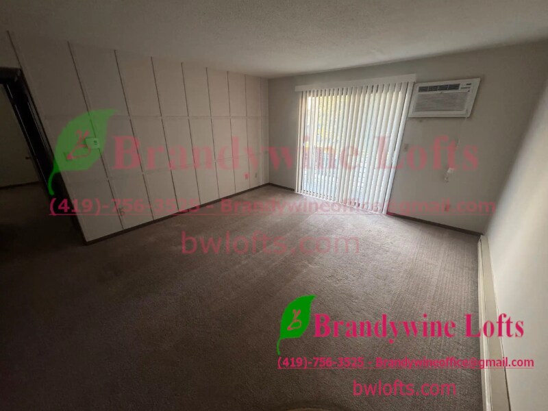 Building Photo - 587 Bailey Dr