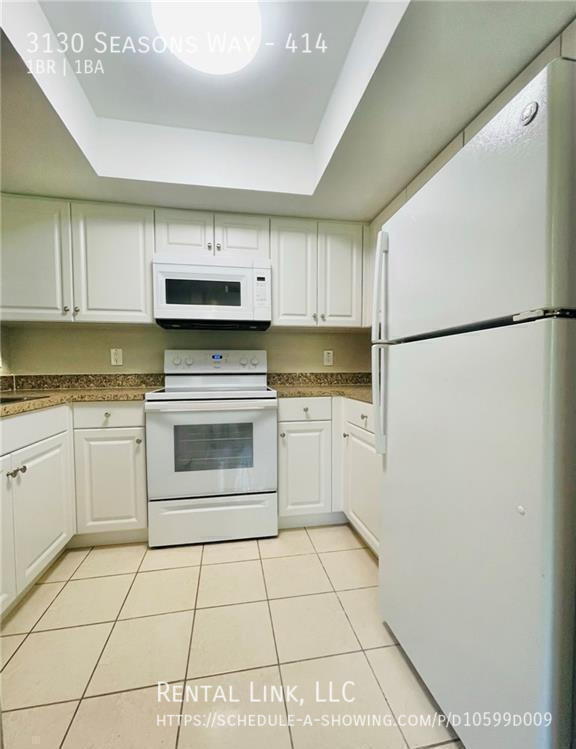 Building Photo - 3130 Seasons Way