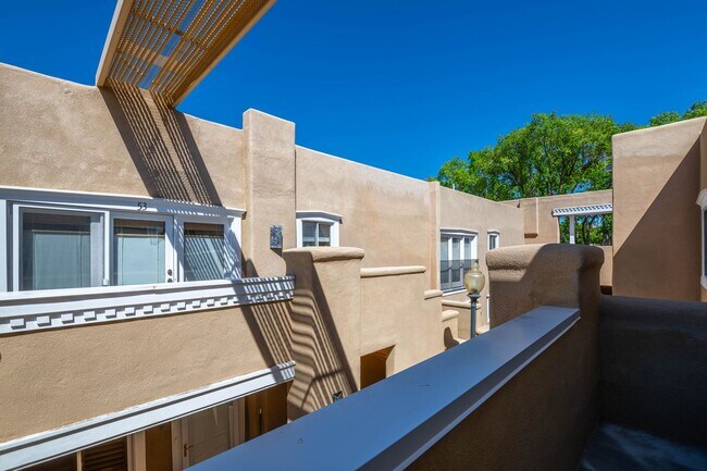 Building Photo - 1 MO. FREE RENT! Two-Bedroom El Matador Condo