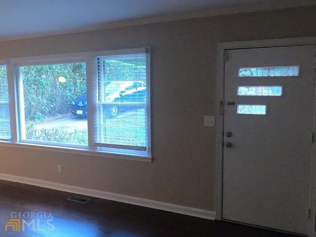 Building Photo - 817 North St NW