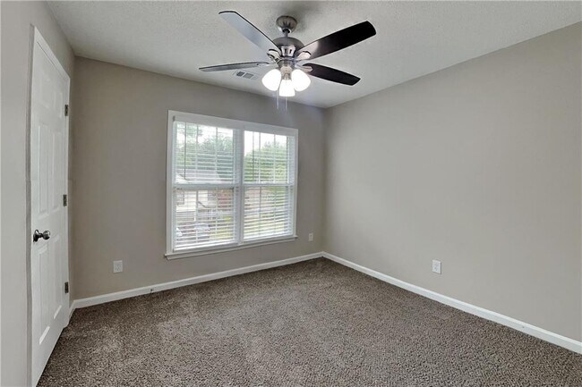 Building Photo - 2960 Binghampton Ln