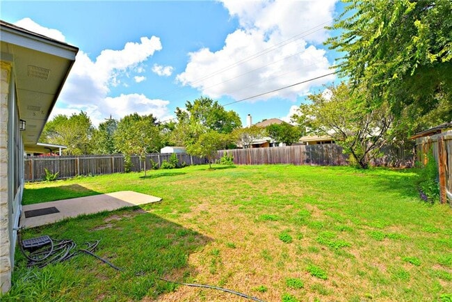 Building Photo - 3500 Kissman Dr