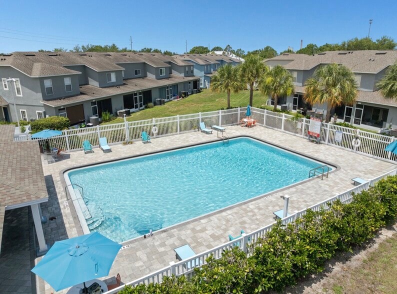 Building Photo - 13137 Kings Crossing Dr