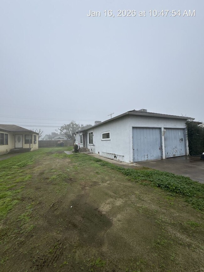 Building Photo - 2669