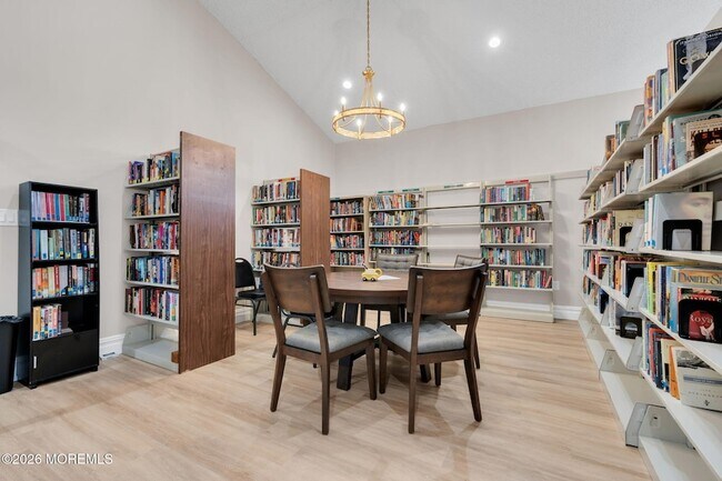 Building Photo - 42 Lexington Ct