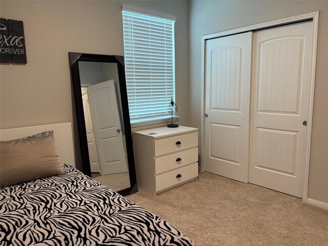 Building Photo - 505 Rainmaker Ln