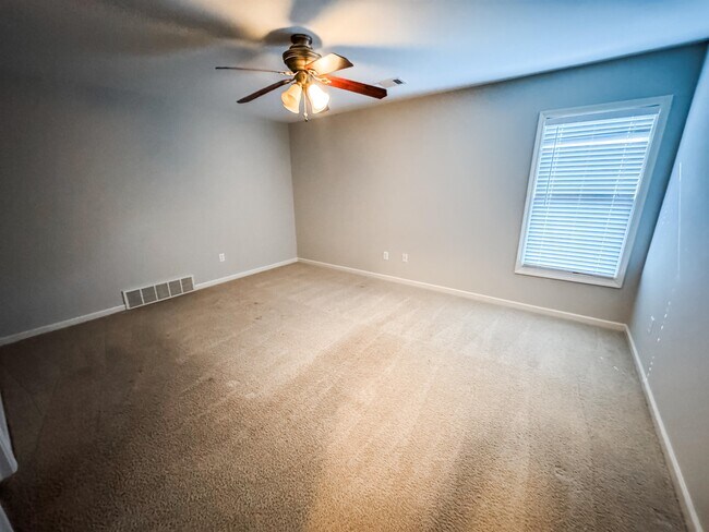 Building Photo - 4776 White Pass Dr